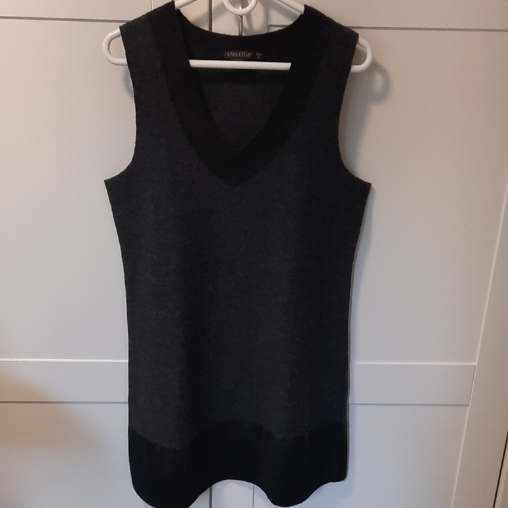 Pendleton Size M Petite Dark Gray and Black V-Neck 100 % Wool Jumper Dress